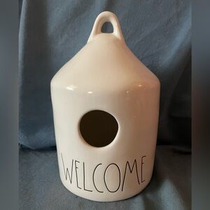 NWT Rae Dunn “Welcome” Birdhouse with Bee